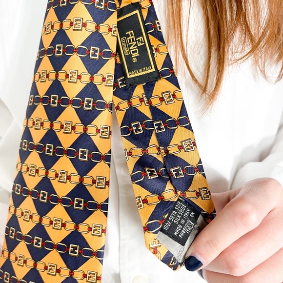 FENDI VINTAGE Print gold Men’s Silk Tie 3.75”